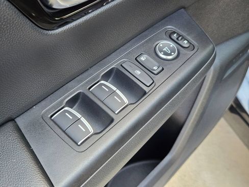 Used 2025 Honda CR-V EX-L image 12