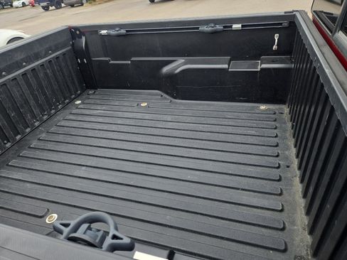 Used 2019 Toyota Tacoma SR w/ SR Convenience Package RWD image 4