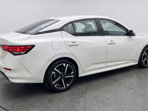 Used 2025 Nissan Sentra SV image 7