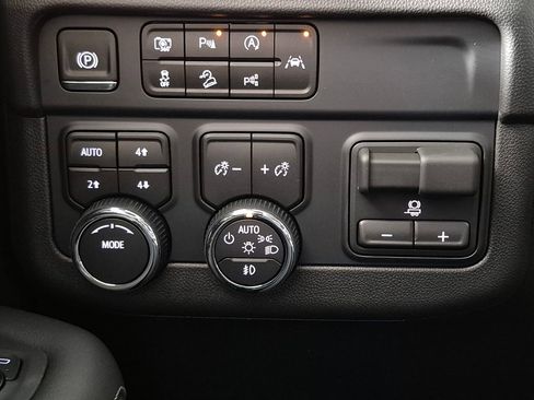 New 2026 Chevrolet Suburban Premier image 16