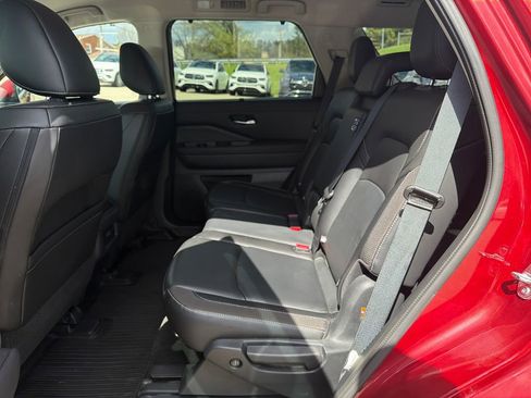 Certified 2025 Nissan Pathfinder SL AWD/4WD image 28
