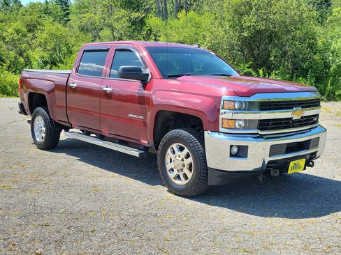 Used 2015 Chevrolet Silverado 2500 LT w/ Z71 Package, Off-Road AWD/4WD image 3