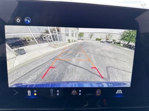 Used 2026 Chevrolet Equinox LT w/ Convenience Package II FWD image 21