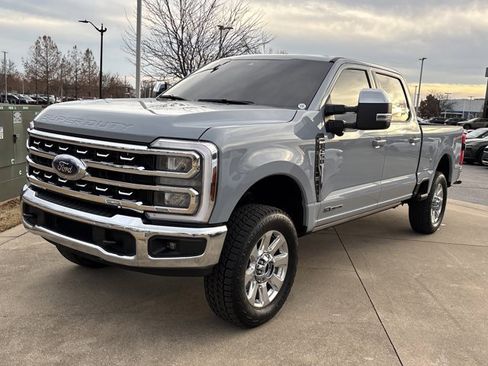 Used 2026 Ford F250 Lariat w/ FX4 Off-Road Package image 9