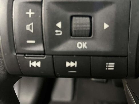 Used 2025 Nissan Kicks S w/ Charging Package image 24