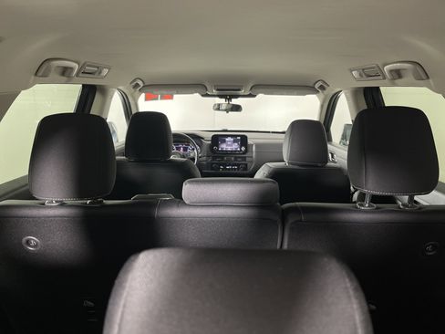 Used 2024 Nissan Pathfinder S image 16