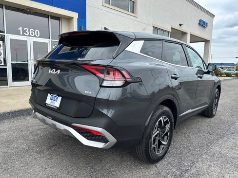 Used 2023 Kia Sportage LX AWD/4WD image 16