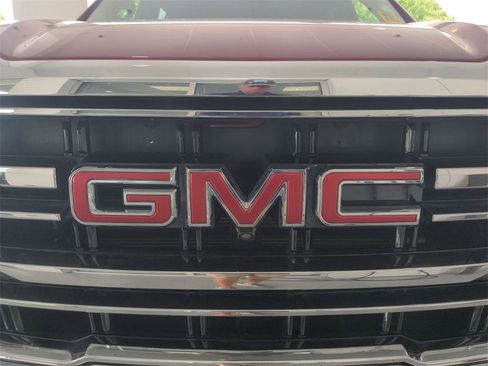 Certified 2024 GMC Yukon SLT w/ SLT Luxury Package image 33