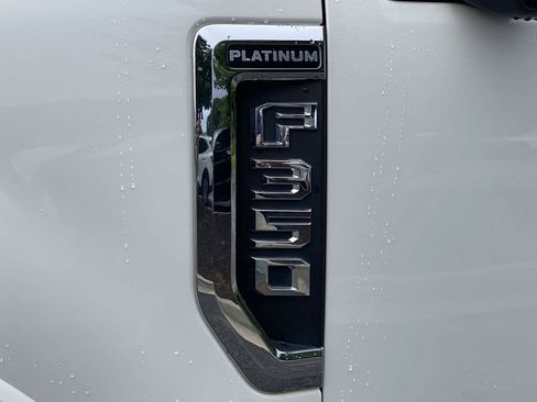 Certified 2022 Ford F350 Platinum w/ Tremor Off-Road Package AWD/4WD image 11