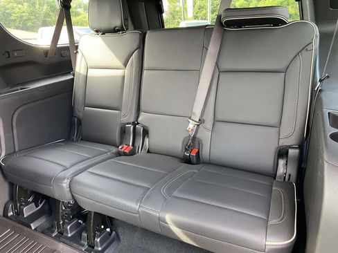 Used 2025 GMC Yukon XL Elevation AWD/4WD image 12