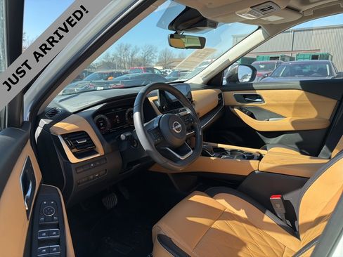 Certified 2023 Nissan Rogue Platinum w/ Platinum Premium Package image 10