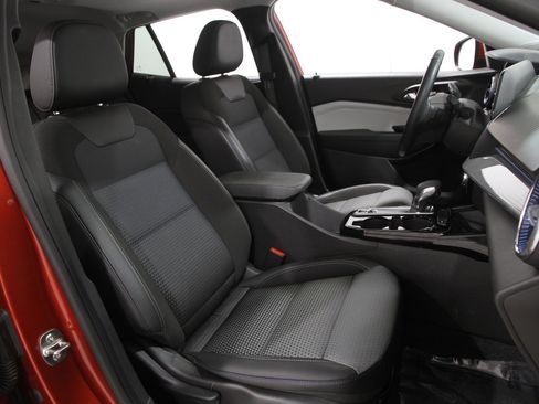 Certified 2024 Chevrolet Trax LT w/ Sunroof Package image 15