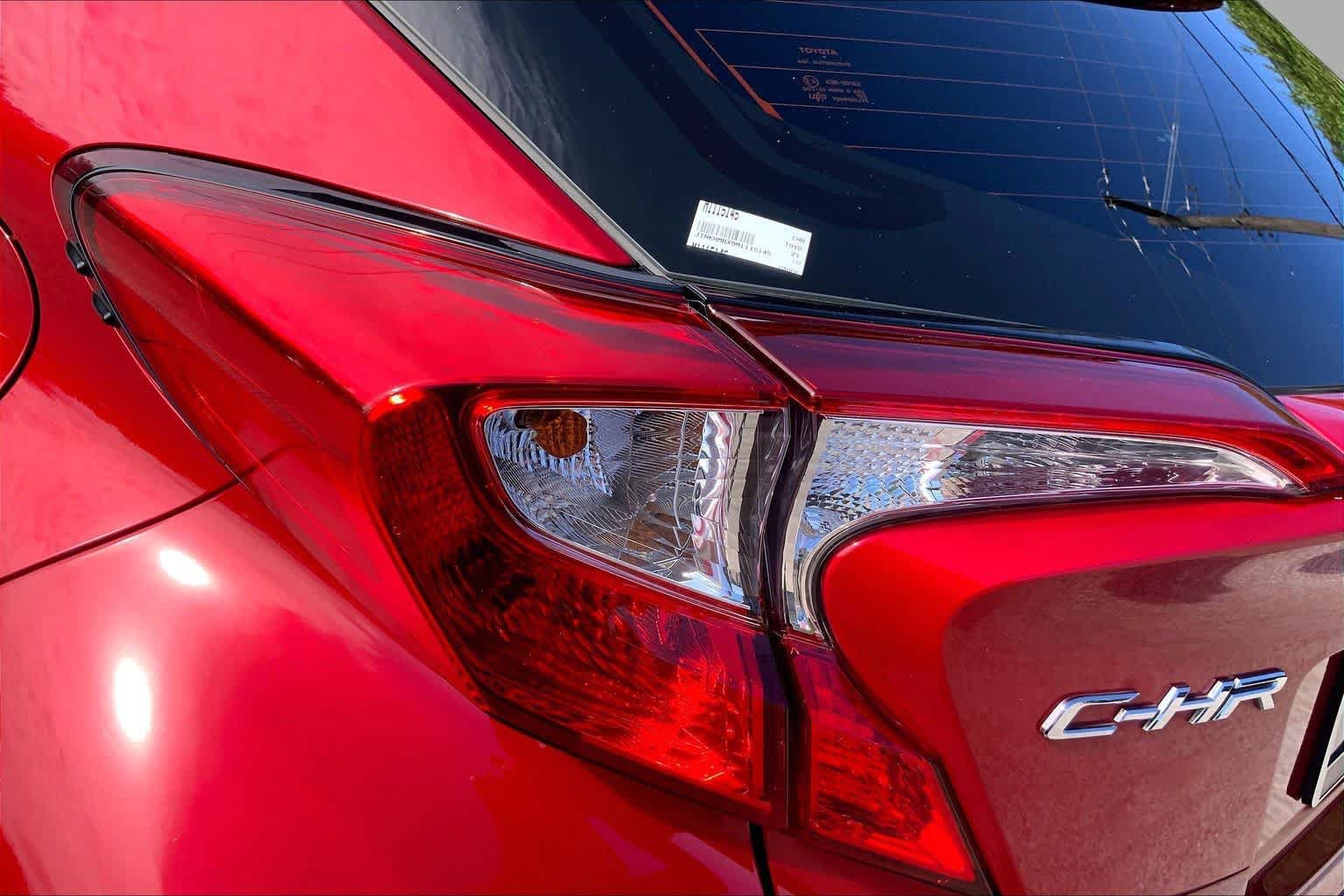 Used 2021 Toyota C-HR XLE FWD image 28