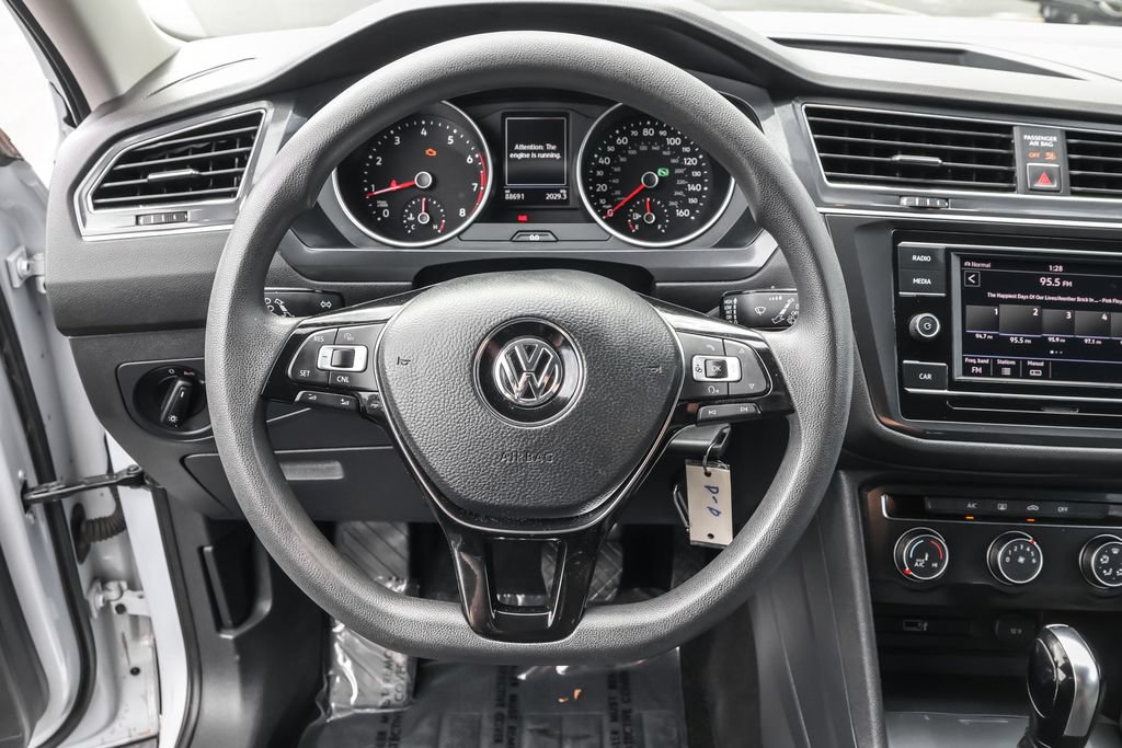 Used 2018 Volkswagen Tiguan S w/ 3rd Row Seat Package AWD/4WD image 18