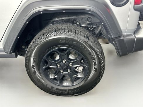 Used 2023 Jeep Wrangler Unlimited w/ Cold Weather Group AWD/4WD image 11