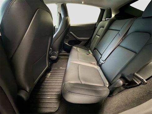Used 2023 Tesla Model Y Long Range image 20