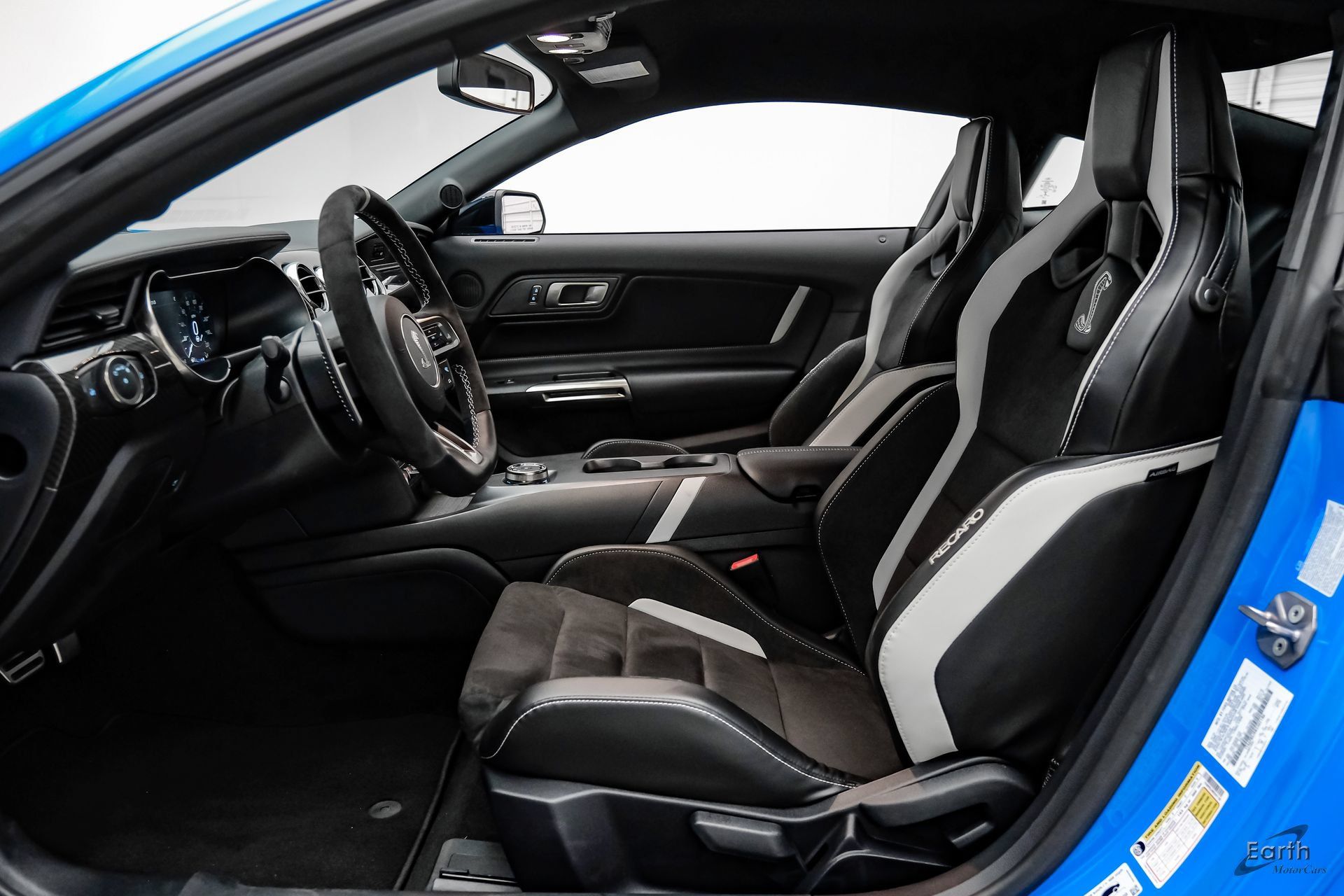 Used 2022 Ford Mustang Shelby GT500 w/ Carbon Fiber Track Pack RWD image 46