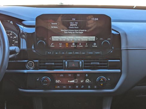 Used 2023 Nissan Pathfinder SL w/ Lighting Package (N92) image 18