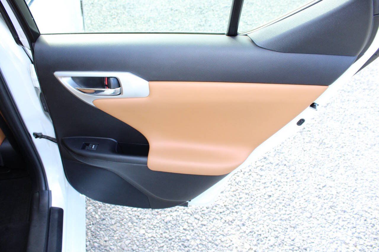 Used 2012 Lexus CT 200h Premium w/ Premium Audio Pkg FWD image 23