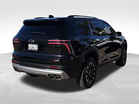Used 2024 Chevrolet Traverse Z71 w/ Enhanced Driving Package AWD/4WD image 3