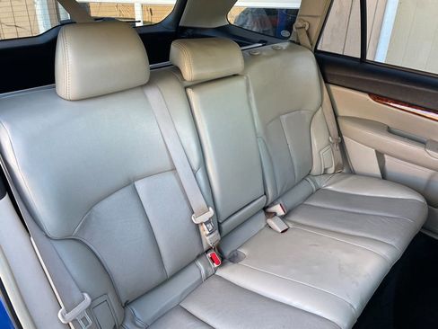 Used 2011 Subaru Outback 3.6R Limited w/ PWR Moonroof Pkg image 16