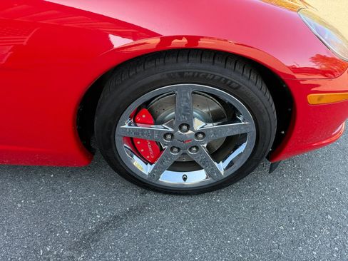 Used 2006 Chevrolet Corvette Coupe w/ Preferred Equipment Group RWD image 34