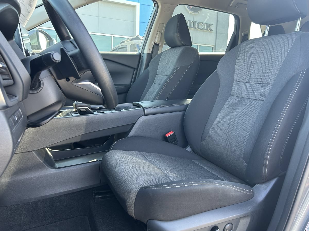 Used 2024 Nissan Rogue SV FWD image 11