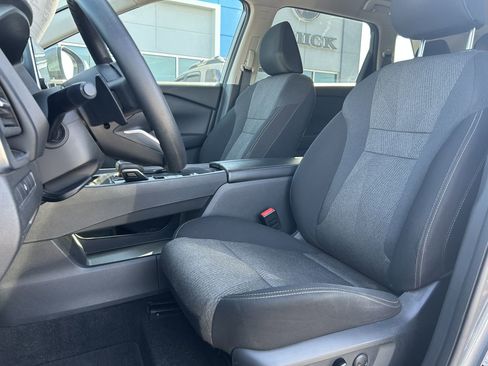 Used 2024 Nissan Rogue SV image 11