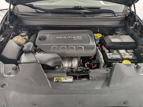 Used 2015 Jeep Cherokee Latitude w/ Cold Weather Group image 33