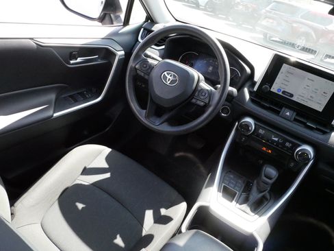 Certified 2025 Toyota RAV4 XLE AWD/4WD image 9