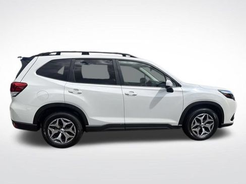 Used 2024 Subaru Forester Premium AWD/4WD image 6