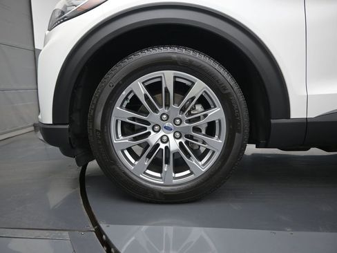 Used 2025 Ford Explorer Platinum RWD image 28