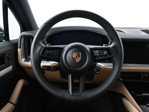 Used 2025 Porsche Cayenne AWD/4WD image 12