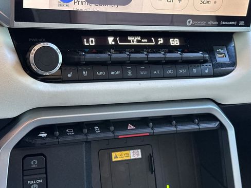 Used 2024 Toyota Sequoia Capstone AWD/4WD image 23