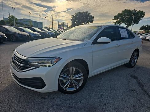 Used 2023 Volkswagen Jetta SE w/ Panoramic Sunroof Package FWD image 31
