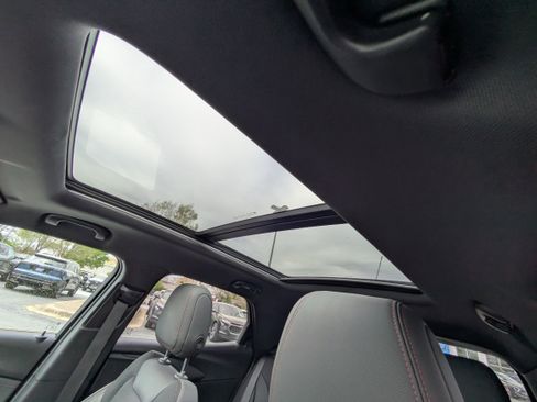 Used 2023 Chevrolet TrailBlazer RS w/ Sun and Liftgate Package image 22