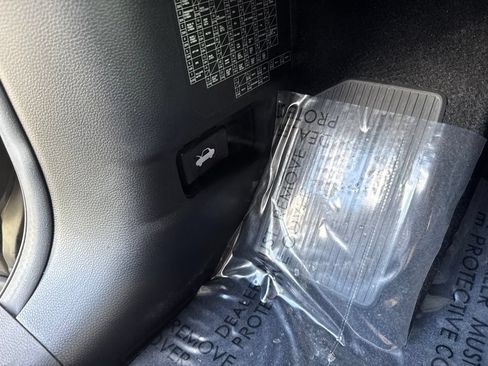 Used 2025 Honda Pilot TrailSport image 42