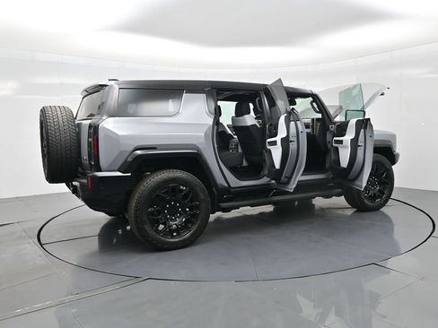 Used 2025 GMC Hummer EV 2X image 37