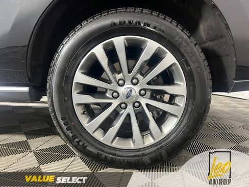 Used 2018 Ford Expedition Limited w/ Equipment Group 301A AWD/4WD image 27