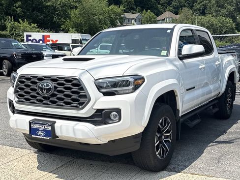 Used 2023 Toyota Tacoma TRD Sport AWD/4WD image 3
