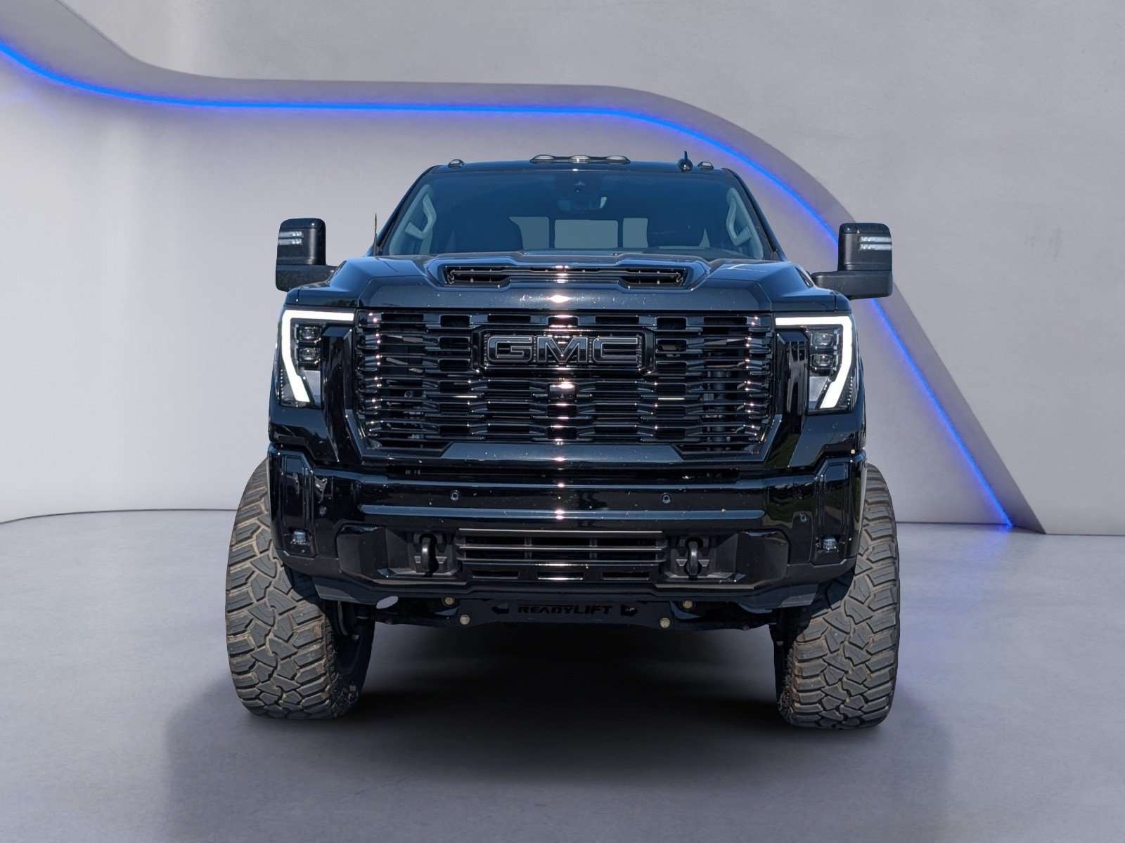 Used 2025 GMC Sierra 2500 Denali w/ Denali Reserve Package AWD/4WD image 3