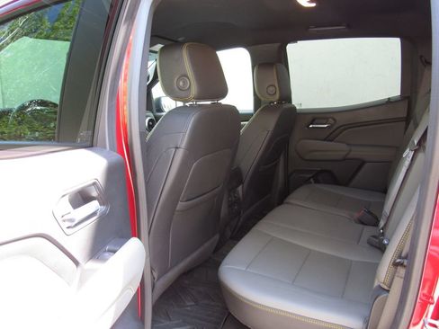 Used 2024 Chevrolet Colorado ZR2 w/ ZR2 Convenience Package III AWD/4WD image 20