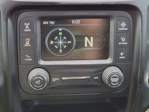 Used 2018 Jeep Cherokee Latitude image 24