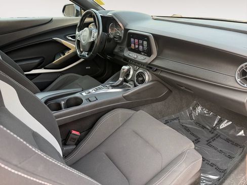Used 2017 Chevrolet Camaro LT w/ Technology Package RWD image 26