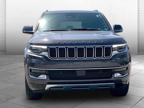Used 2022 Jeep Wagoneer Series III AWD/4WD image 2