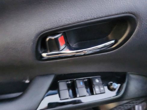 Used 2021 Toyota Prius Prime Limited image 9