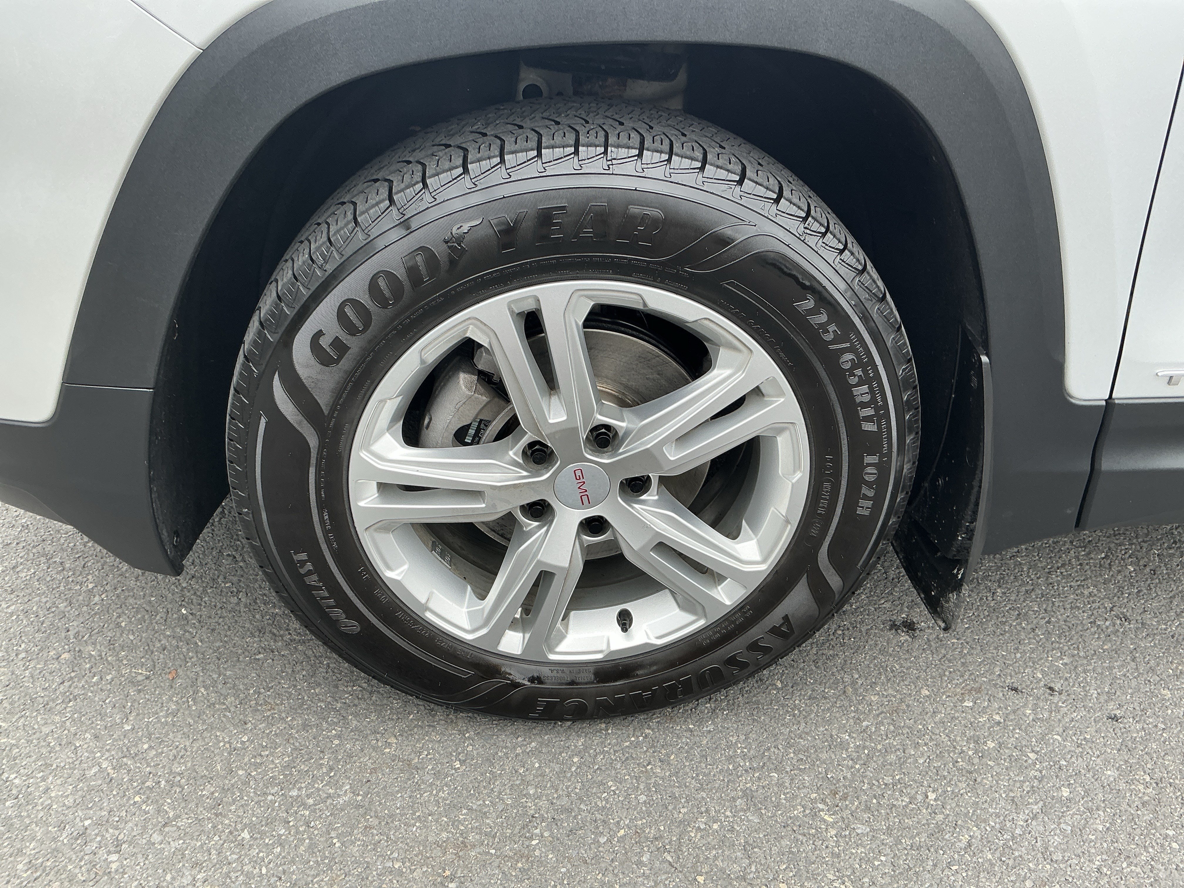 Used 2022 GMC Terrain SLE w/ Driver Convenience Package AWD/4WD image 9