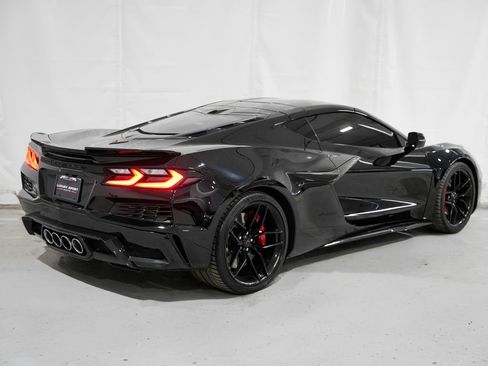Used 2025 Chevrolet Corvette Z06 RWD image 6