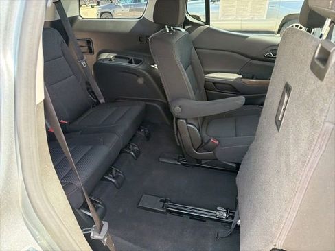 Used 2023 GMC Acadia SLE w/ Driver Convenience Package AWD/4WD image 3