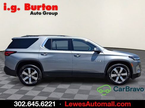 Certified 2023 Chevrolet Traverse LT w/ LT Premium Package AWD/4WD image 7
